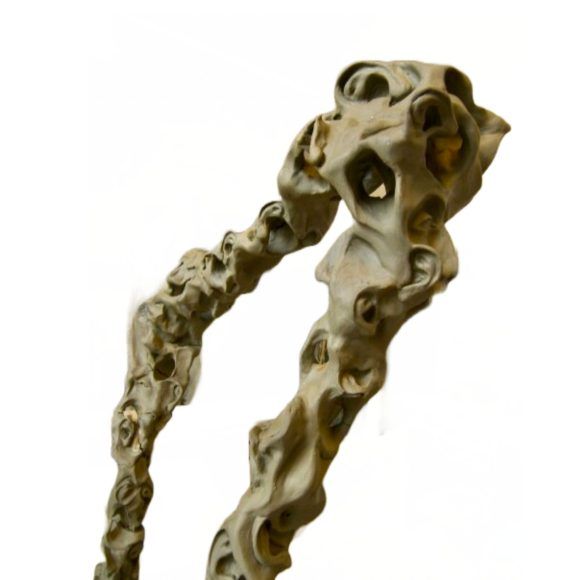 Mariya Marinova L’arpa che “sente” è una scultura realizzata in argilla con struttura in ferro e legno, con dimensioni 150 cm x 120 cm x 60 cm, Torino 2009